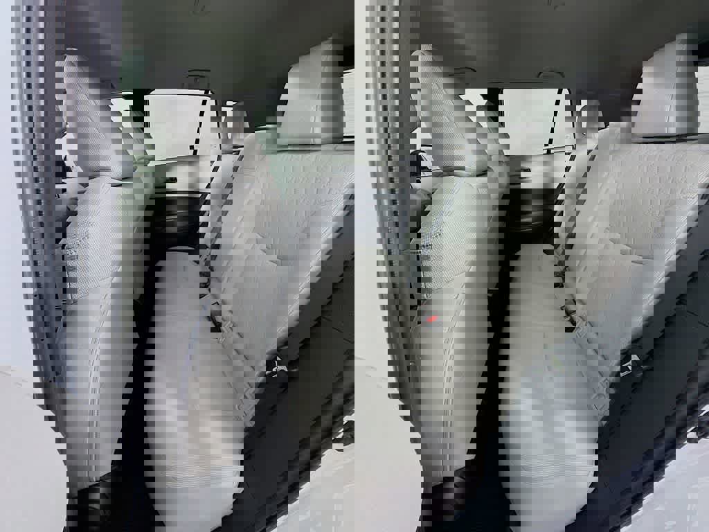 Used 2022 Toyota Corolla Cross LE image 17