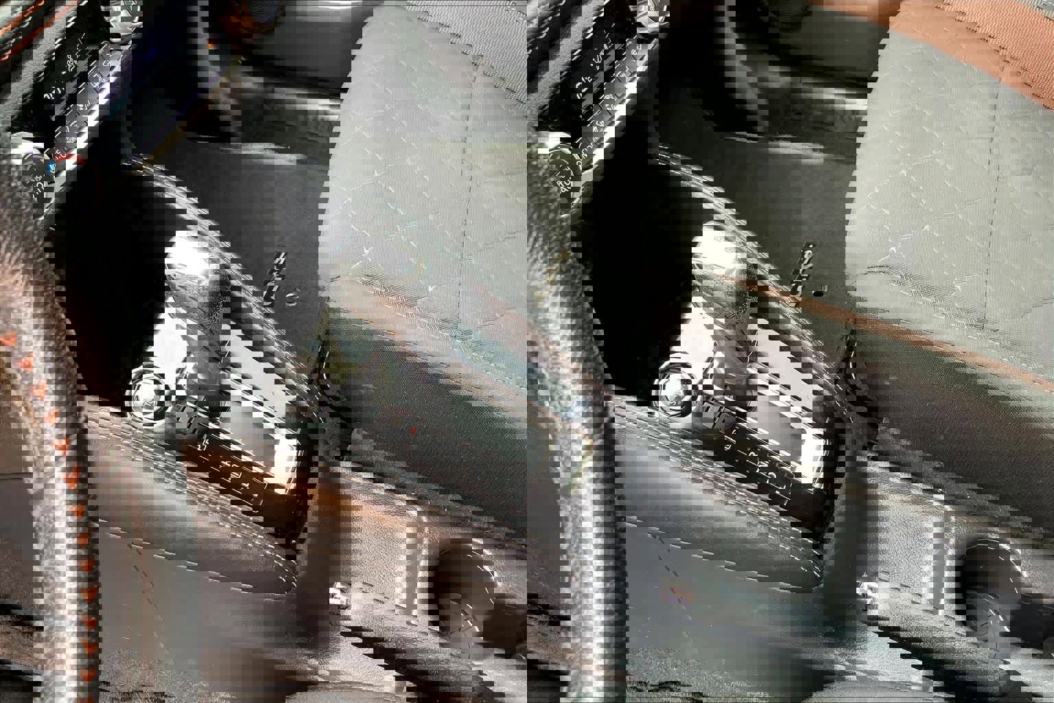 Used 2020 Nissan Kicks SR image 17