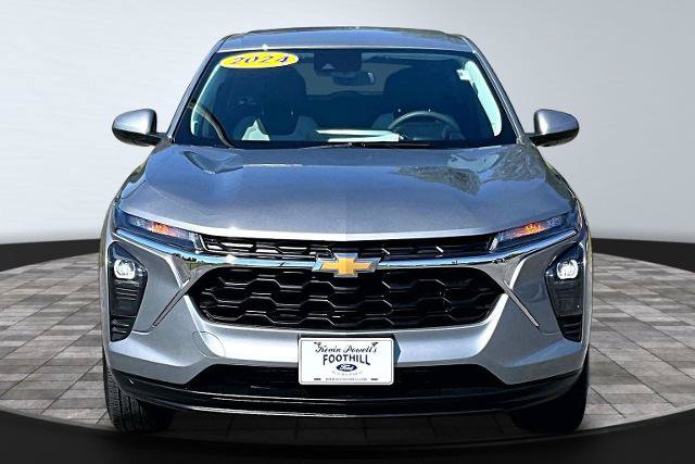 Used 2024 Chevrolet Trax LS w/ LS Convenience Package FWD image 3