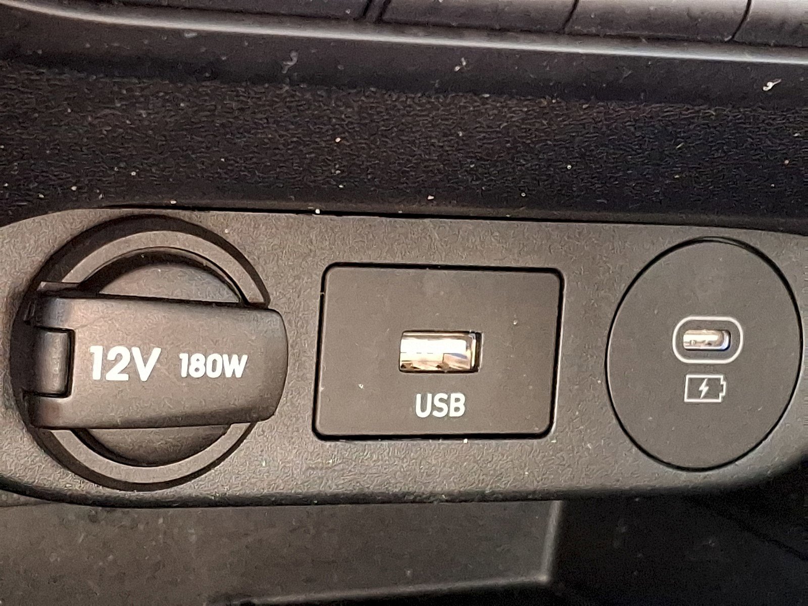 Used 2025 Hyundai Elantra SEL FWD image 25