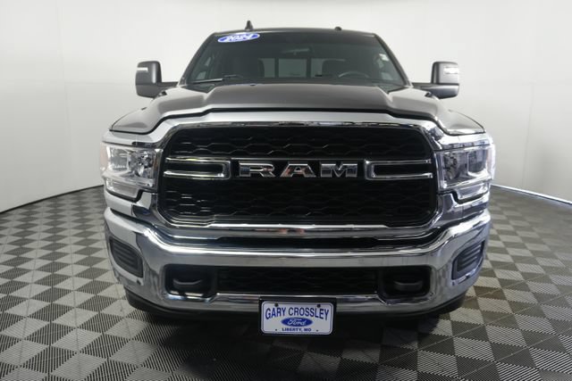 Used 2024 RAM 2500 Tradesman w/ Chrome Appearance Group AWD/4WD image 8