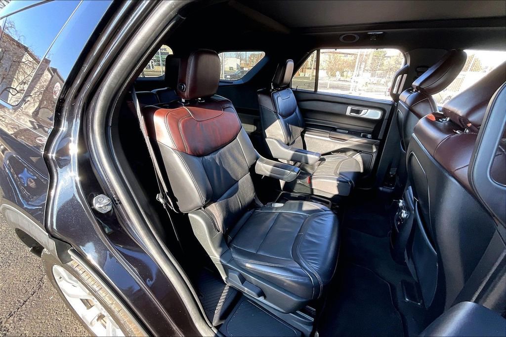 Certified 2020 Ford Explorer Platinum w/ Premium Technology Package image 25