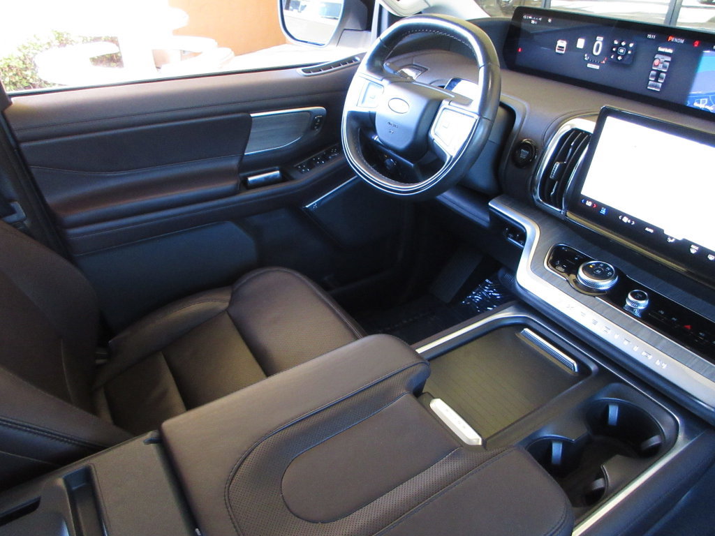 Certified 2025 Ford Expedition Max Platinum w/ Platinum Ultimate Package AWD/4WD image 20
