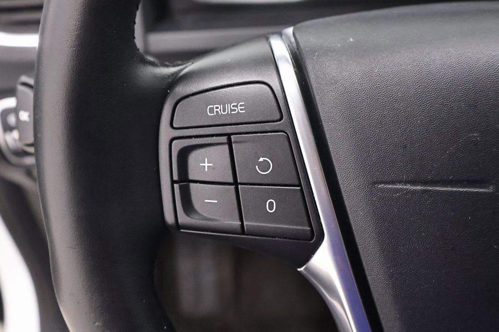 Used 2017 Volvo S60 T5 Inscription image 27