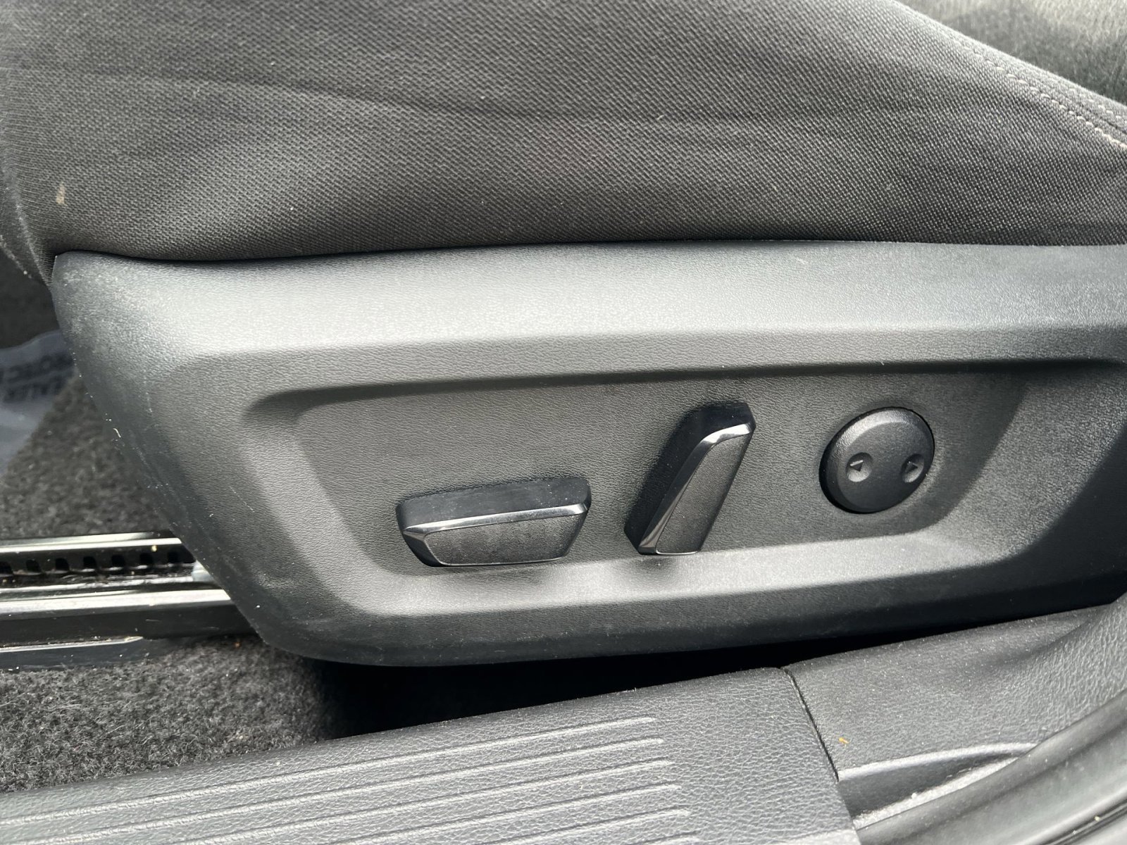 Used 2024 Nissan Rogue SV image 14