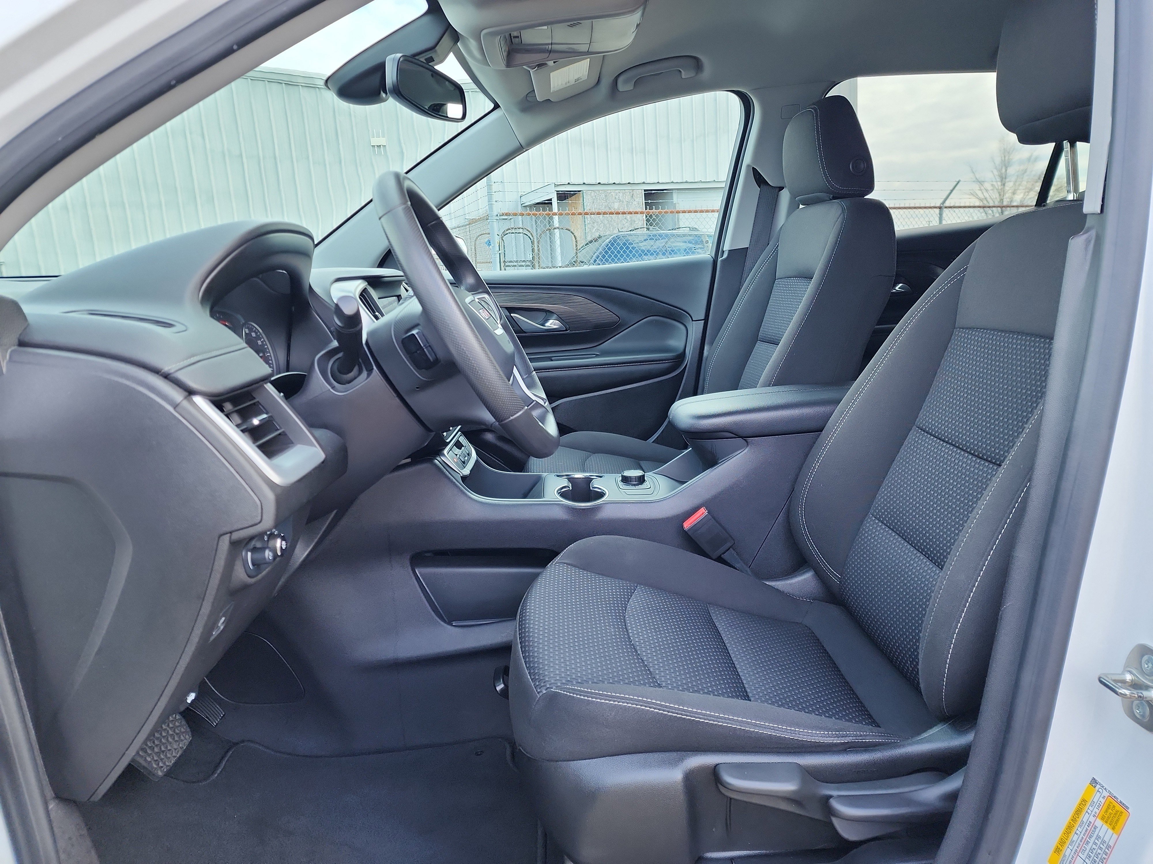 Used 2024 GMC Terrain SLE image 10