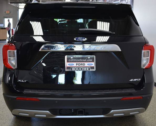 Certified 2023 Ford Explorer XLT w/ Equipment Group 202A AWD/4WD image 5