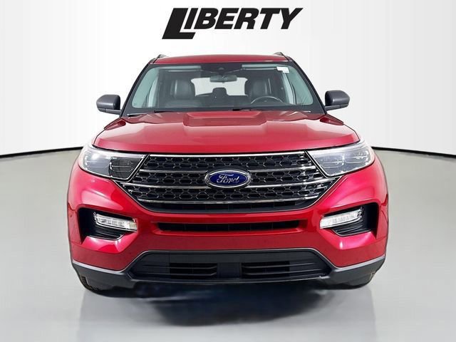 Certified 2022 Ford Explorer XLT w/ Equipment Group 202A image 9