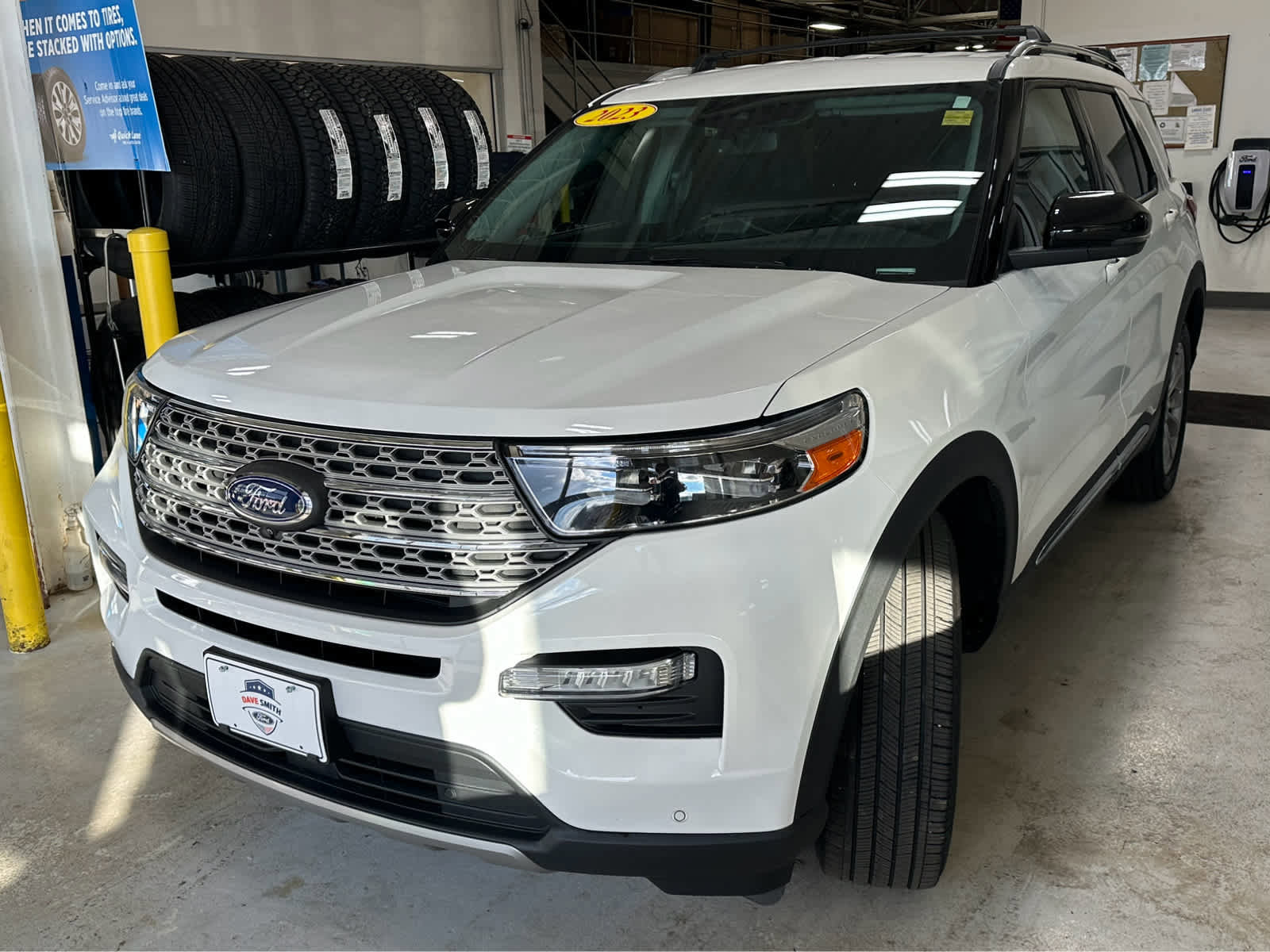 Certified 2023 Ford Explorer Limited w/ Limited Technology Package image 6