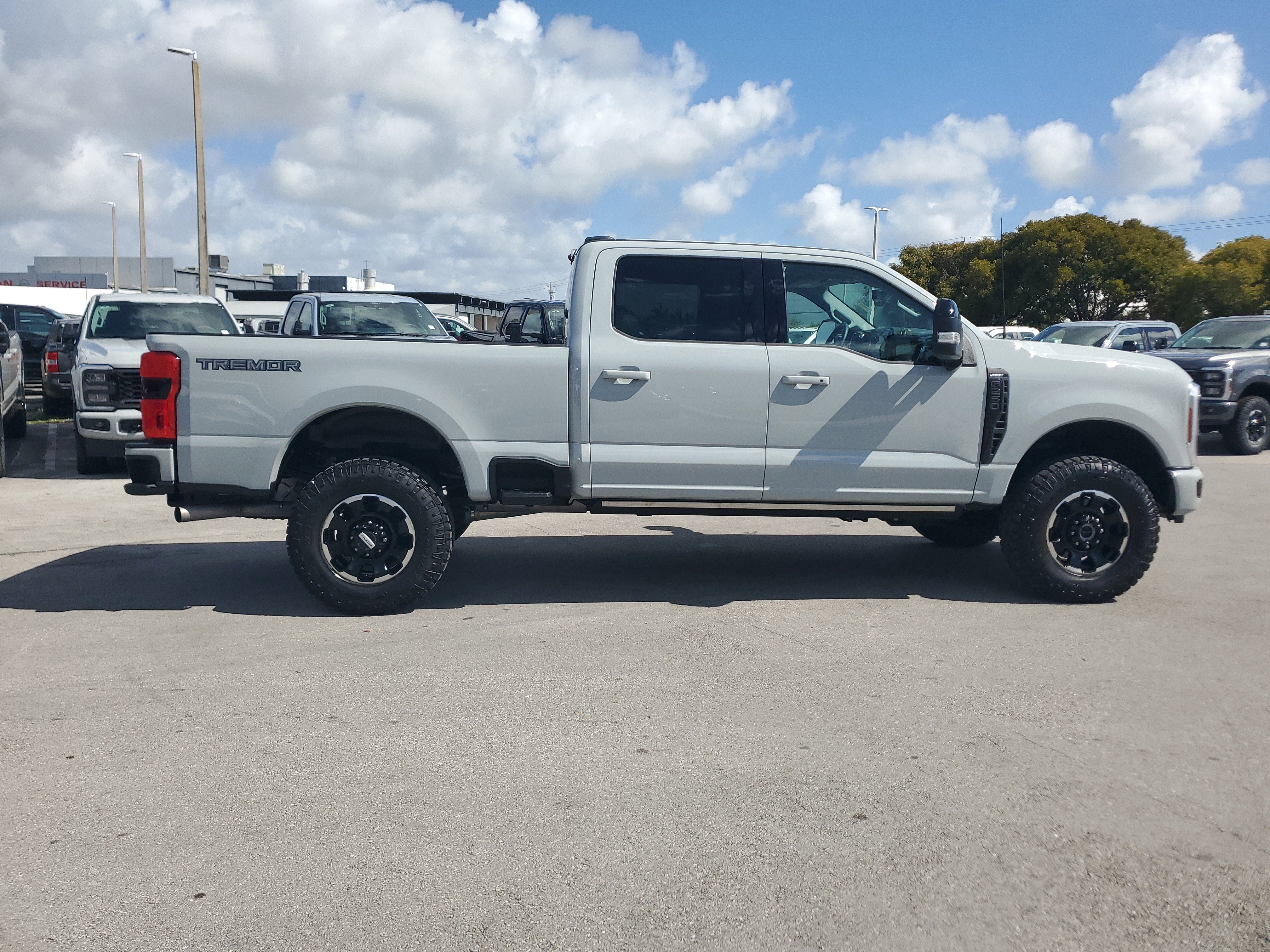 Certified 2025 Ford F250 Lariat w/ Lariat Ultimate Package image 4