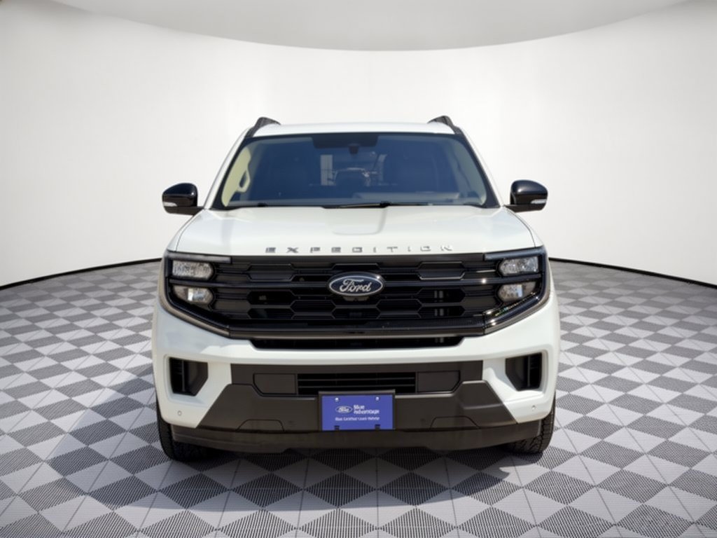 Certified 2025 Ford Expedition Active AWD/4WD image 6