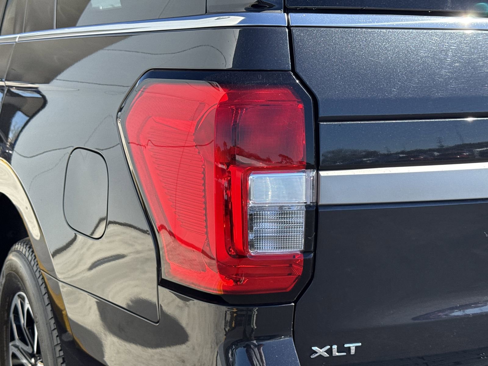 Certified 2024 Ford Expedition XLT image 7