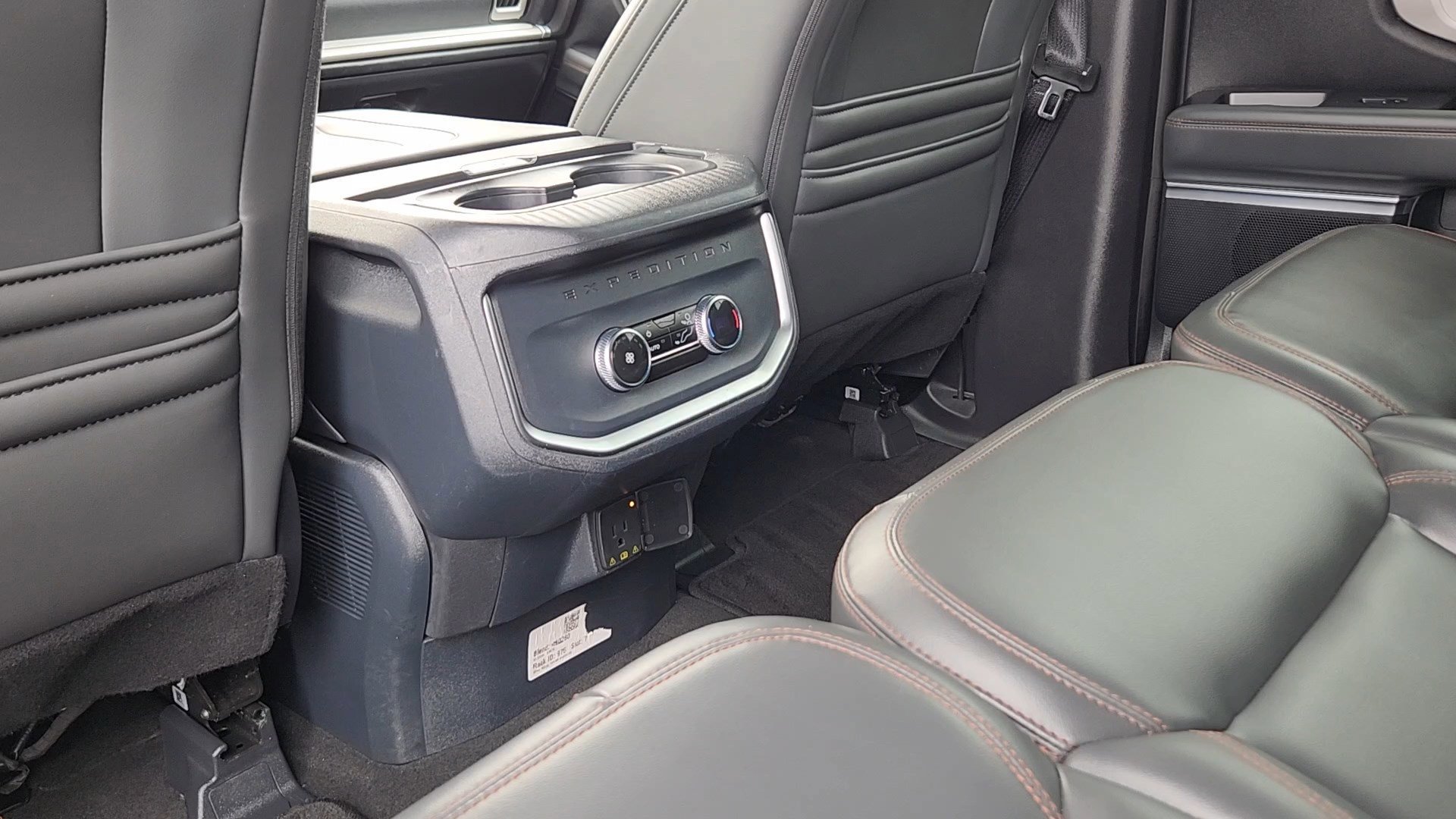 Certified 2025 Ford Expedition Active image 18