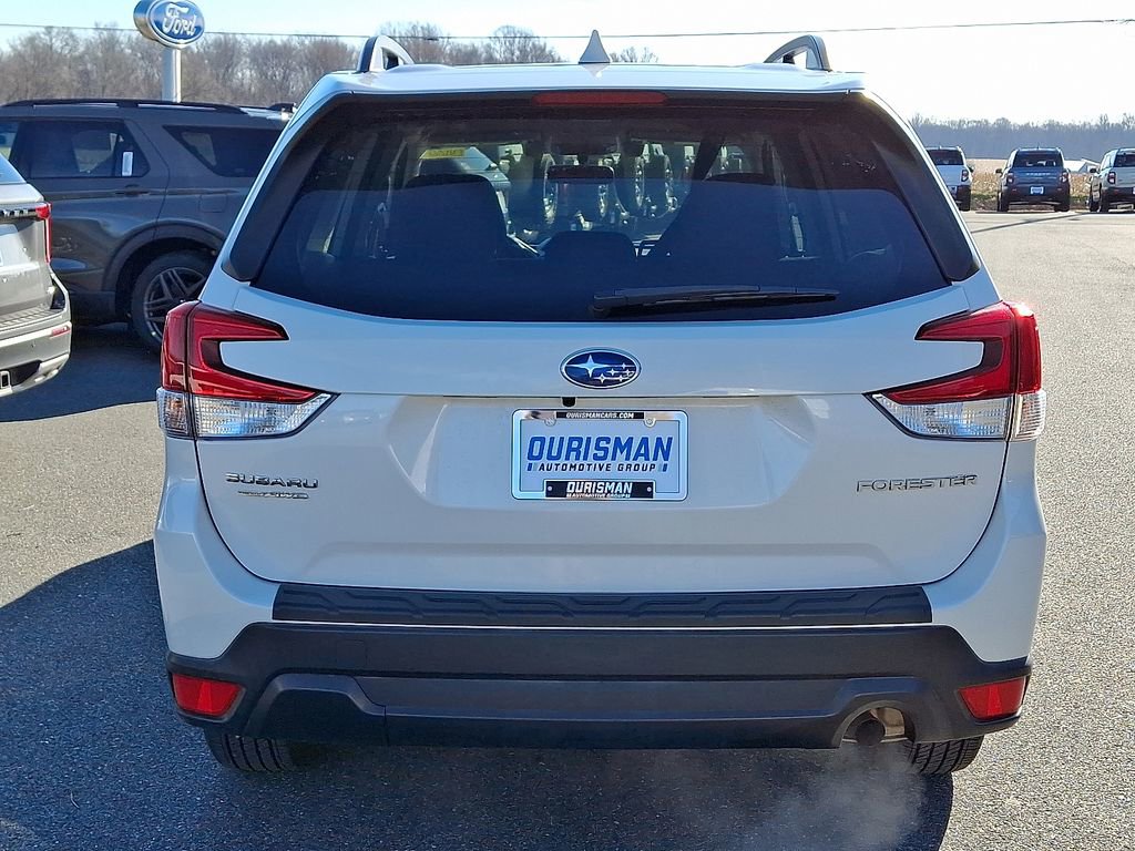 Used 2021 Subaru Forester Premium image 5