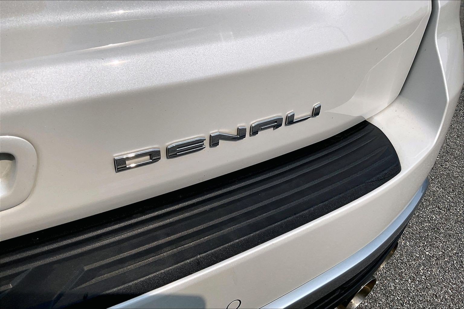 Used 2023 GMC Yukon XL Denali w/ Max Trailering Package AWD/4WD image 8