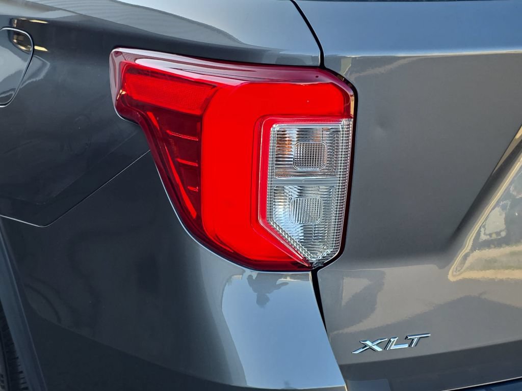 Certified 2023 Ford Explorer XLT w/ Equipment Group 202A AWD/4WD image 30