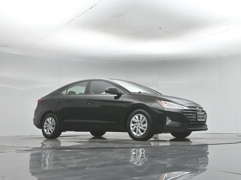 Used 2019 Hyundai Elantra SE w/ Cargo Package FWD image 4