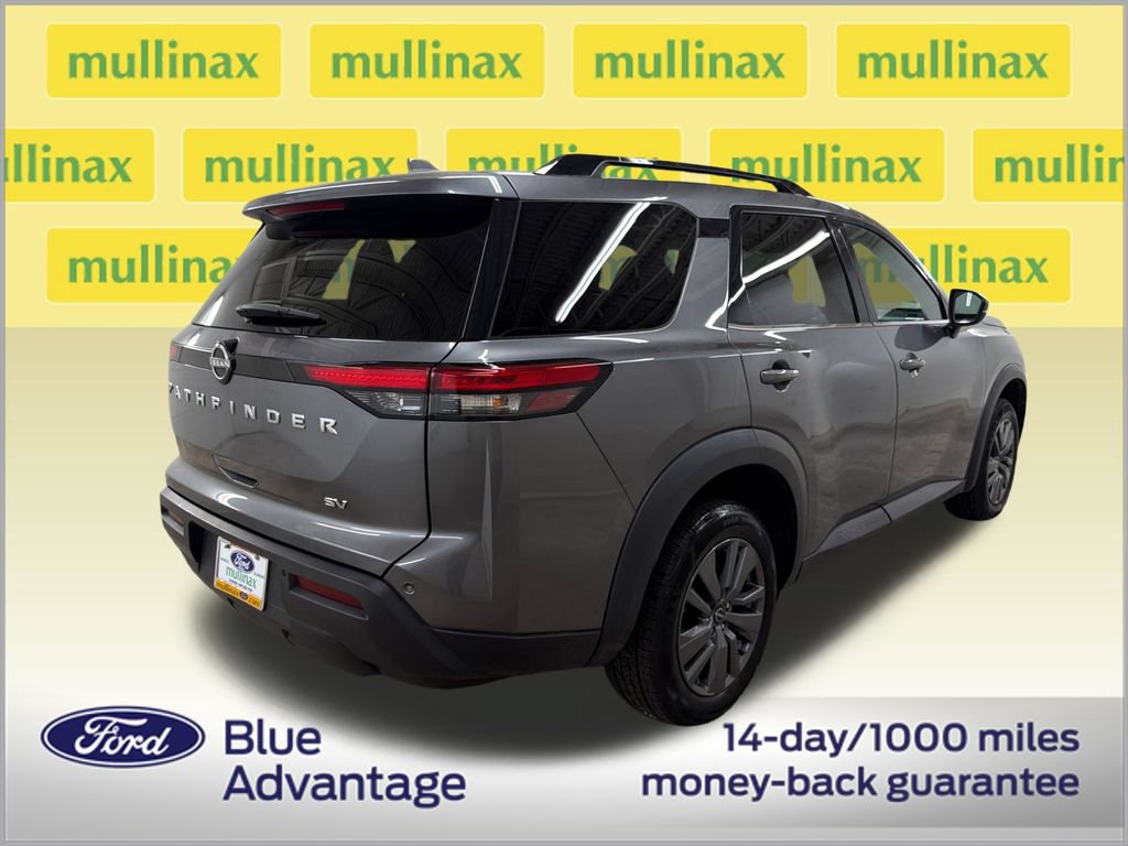 Used 2023 Nissan Pathfinder SV FWD image 3