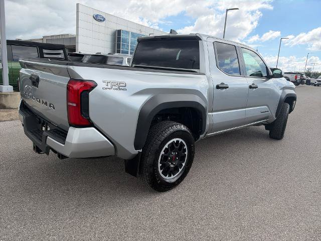 Used 2024 Toyota Tacoma TRD Off-Road AWD/4WD image 5