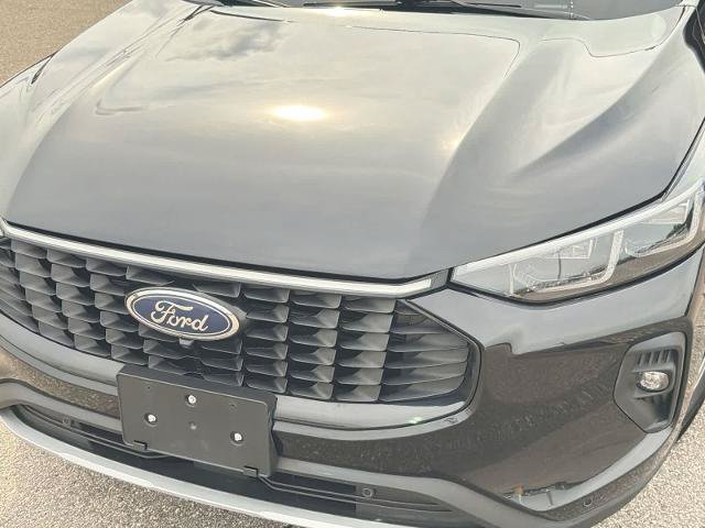 Certified 2024 Ford Escape Platinum AWD/4WD image 11