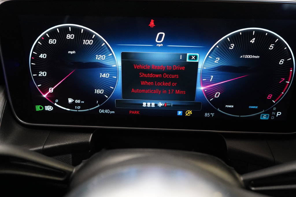 Used 2024 Mercedes-Benz GLC 300 4MATIC image 36
