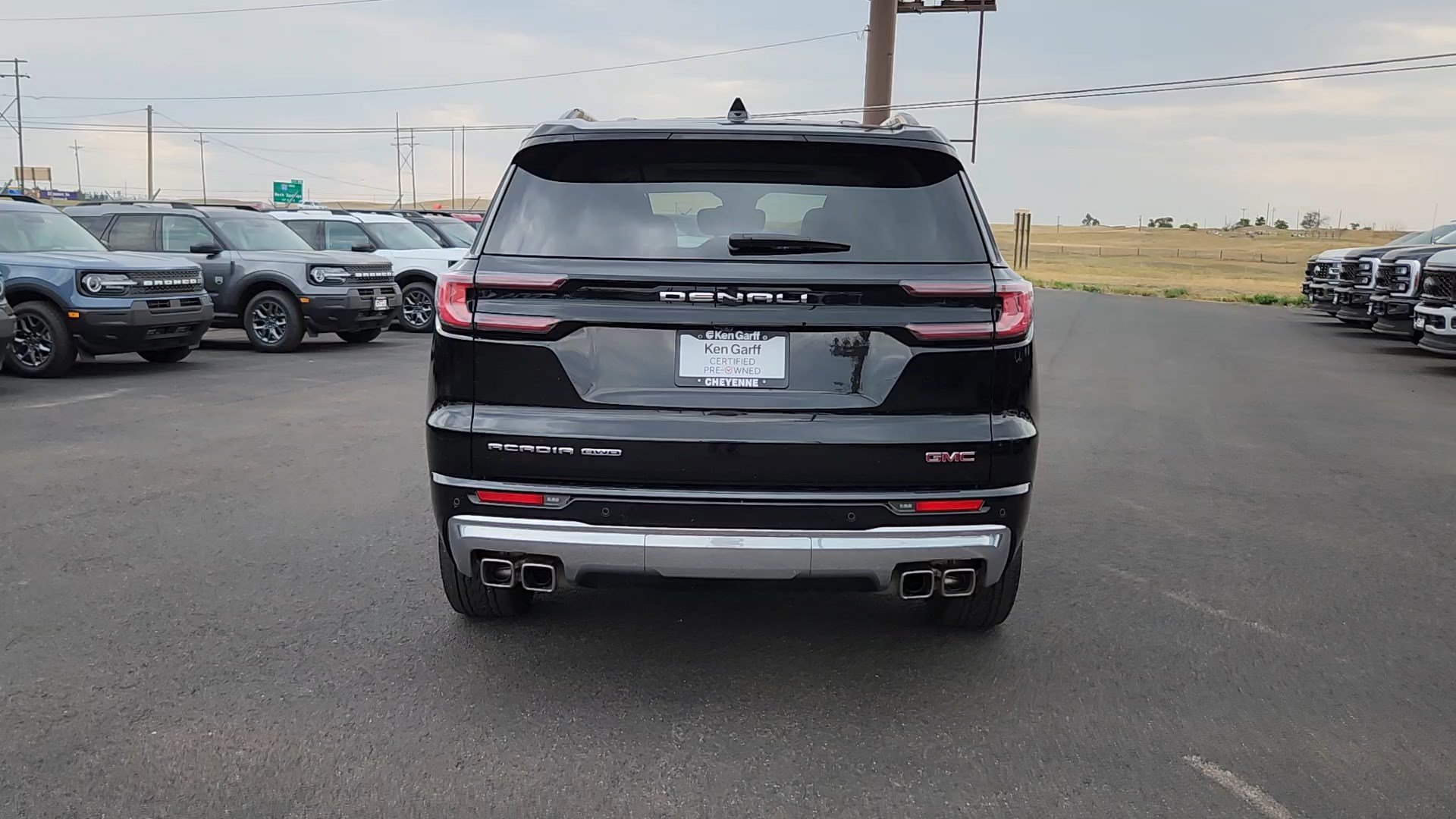 Used 2024 GMC Acadia Denali AWD/4WD image 3