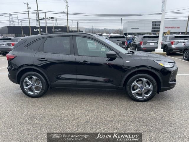 Certified 2025 Ford Escape ST-Line w/ Cold Weather Package image 4