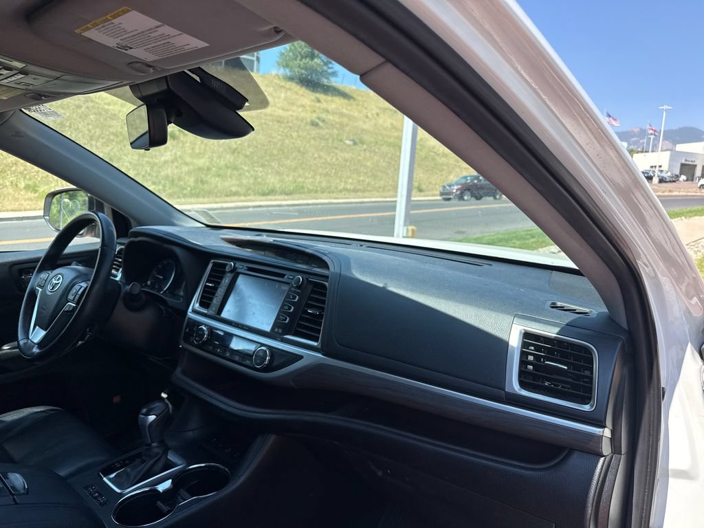 Used 2019 Toyota Highlander Limited Platinum AWD/4WD image 31