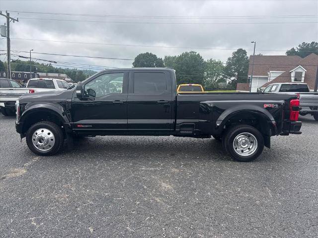 Certified 2025 Ford F450 Platinum w/ FX4 Off-Road Package AWD/4WD image 4