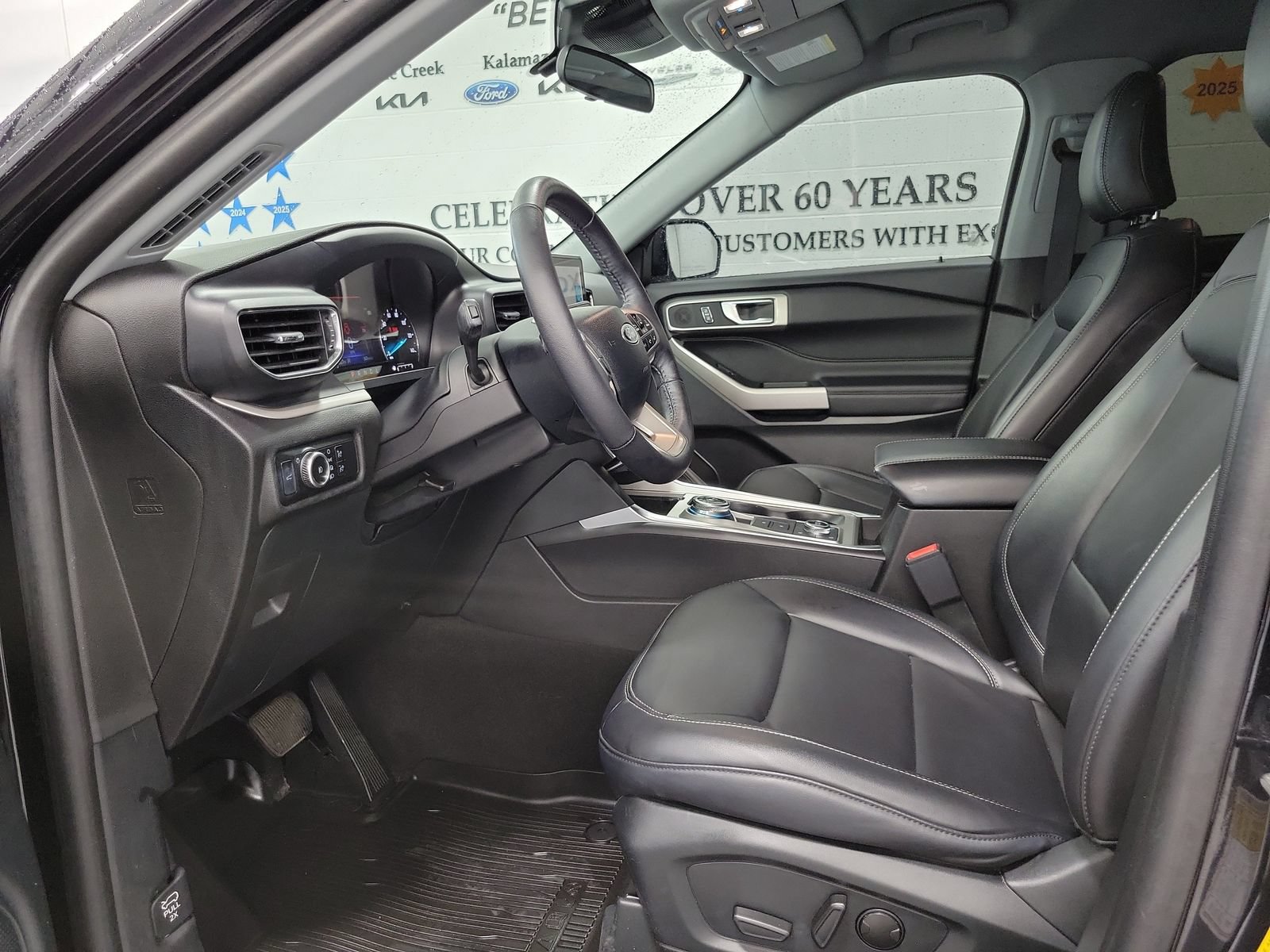 Certified 2024 Ford Explorer XLT w/ Equipment Group 202A AWD/4WD image 10