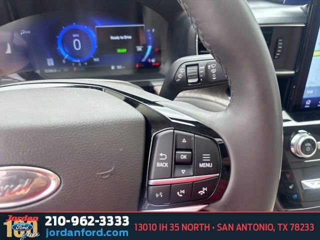 Certified 2023 Ford Explorer Platinum w/ Premium Technology Package AWD/4WD image 23