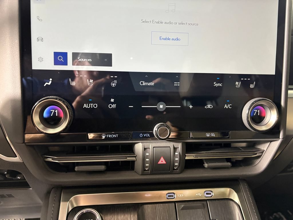Used 2025 Lexus GX 550 w/ Accessory Package (CT) AWD/4WD image 19