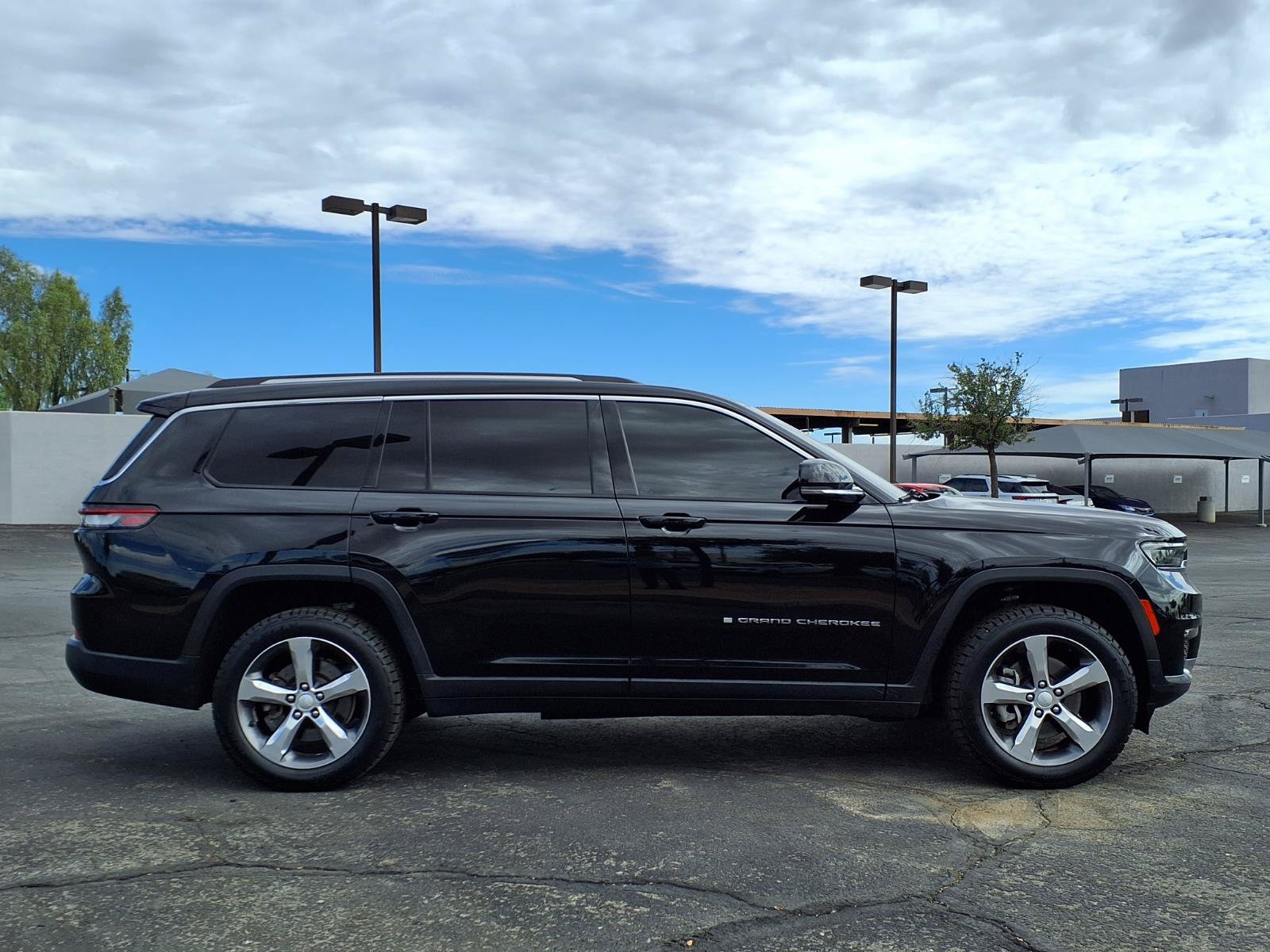 Used 2022 Jeep Grand Cherokee L Limited AWD/4WD image 7