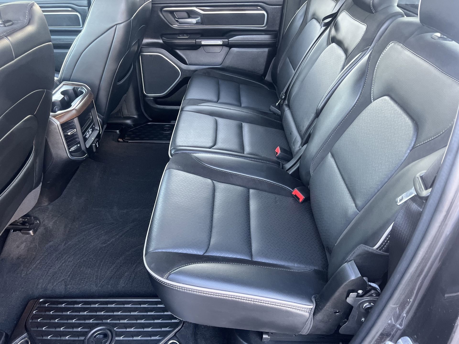 Used 2021 RAM 1500 Laramie image 24