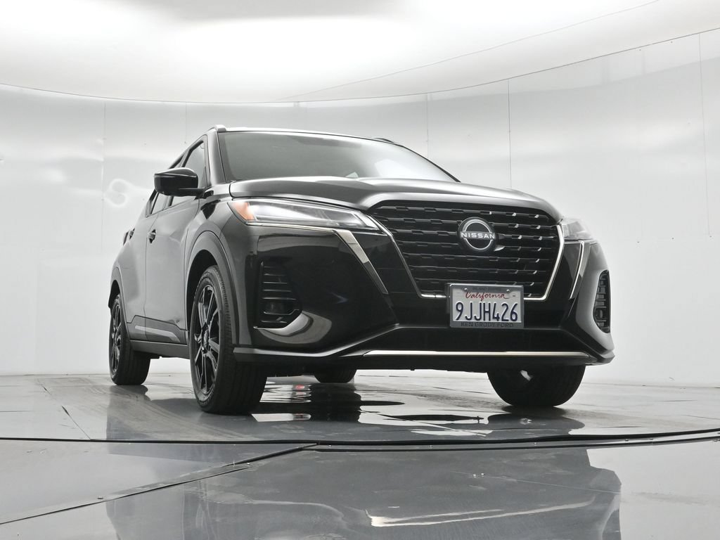 Used 2023 Nissan Kicks SR w/ SR Premium Package FWD image 45