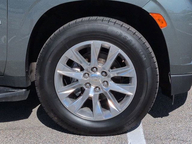 Used 2023 Chevrolet Suburban Premier image 11