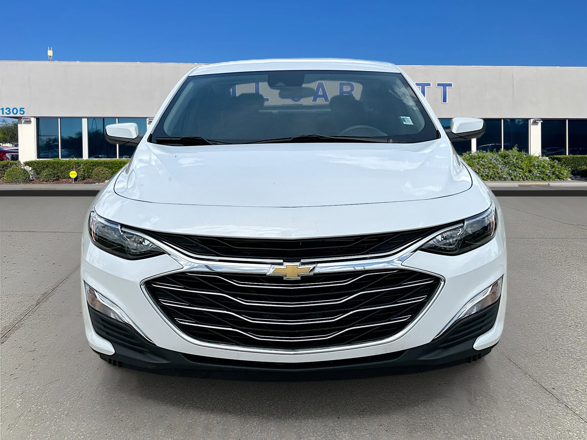 Used 2024 Chevrolet Malibu LS w/ Driver Confidence Package FWD image 2
