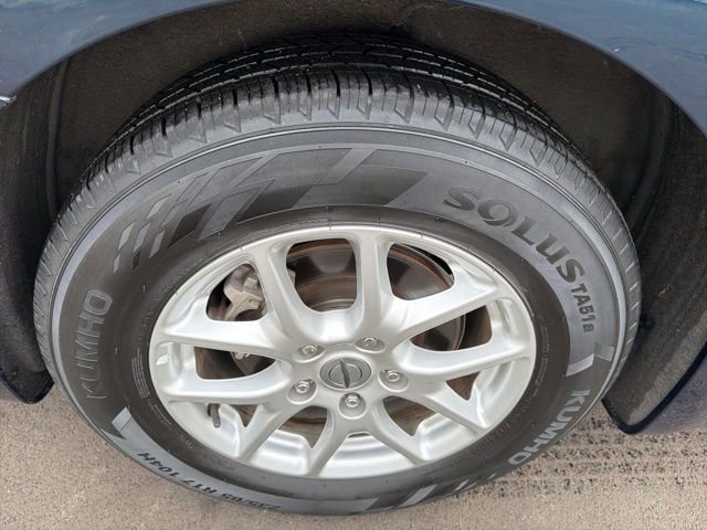 Used 2023 Chrysler Pacifica Touring-L image 13