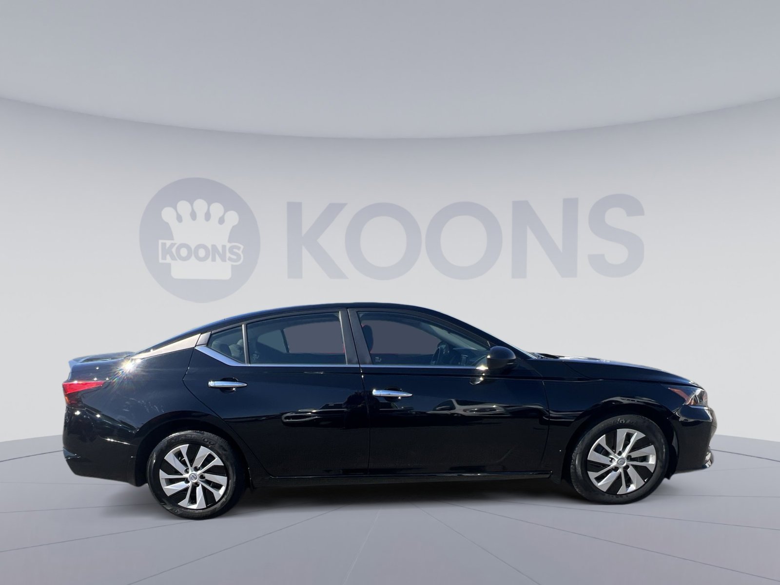 Used 2024 Nissan Altima 2.5 S FWD image 12