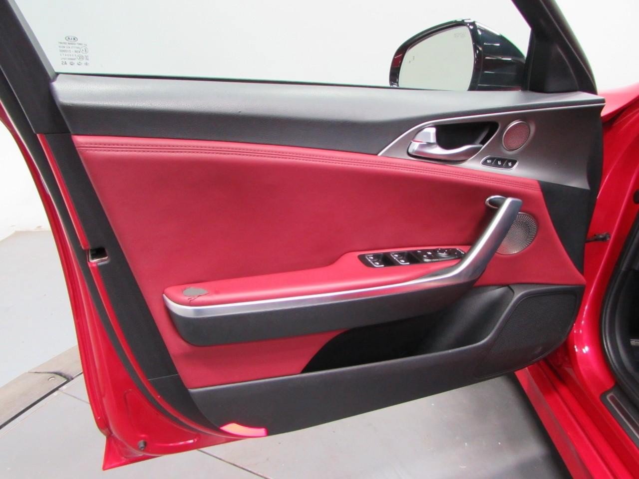 Used 2018 Kia Stinger GT2 AWD/4WD image 12