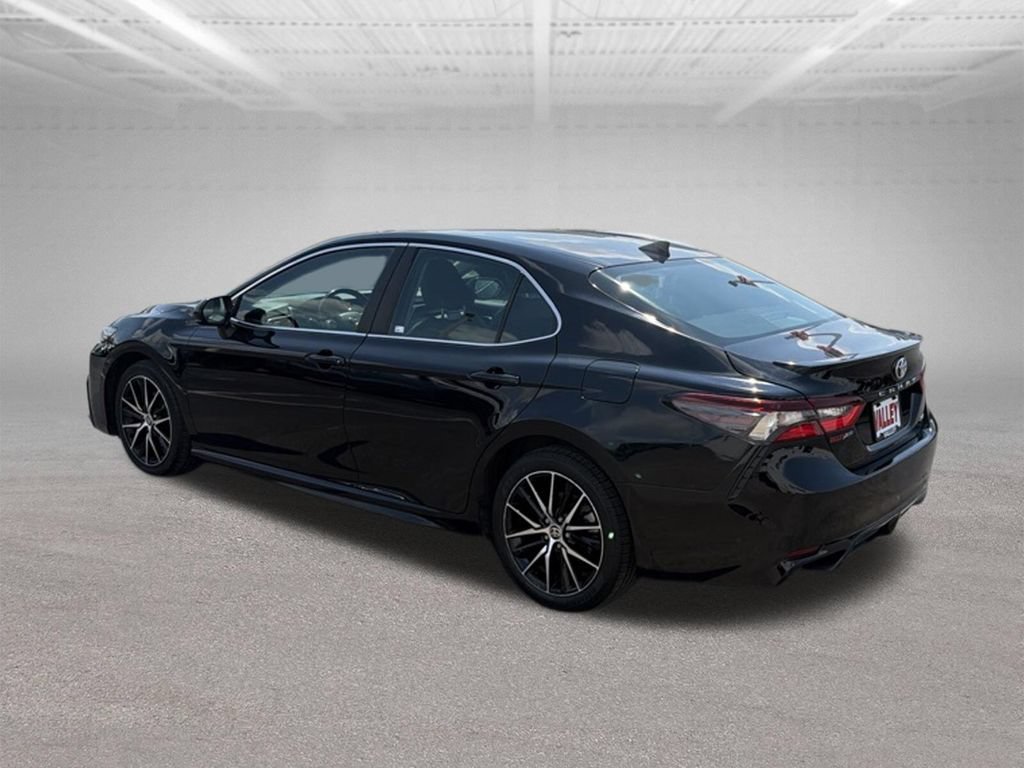 Used 2021 Toyota Camry SE FWD image 9