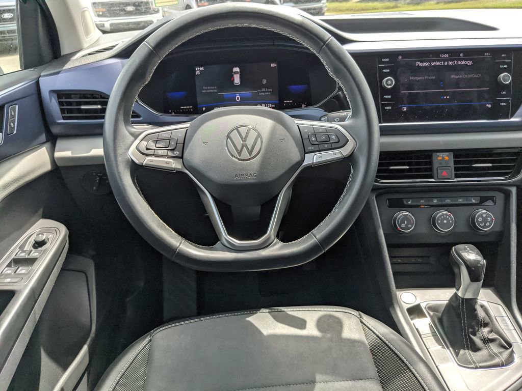Used 2022 Volkswagen Taos SE image 14