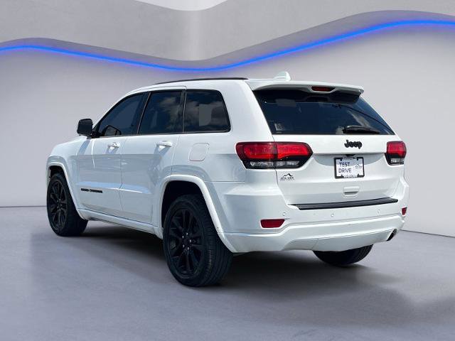 Used 2019 Jeep Grand Cherokee Altitude RWD image 3