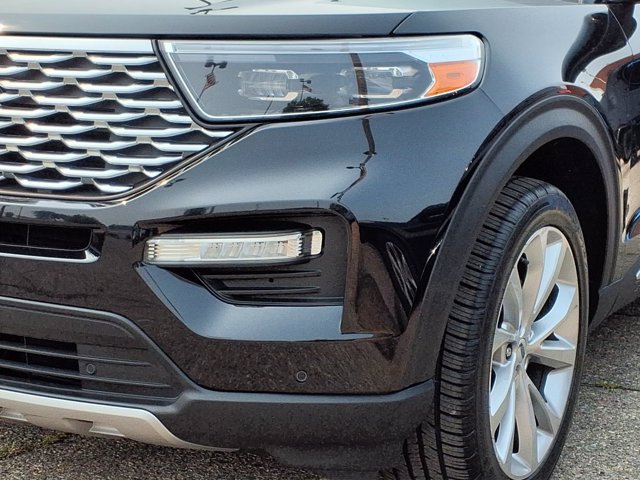 Certified 2023 Ford Explorer Platinum w/ Technology Package AWD/4WD image 32