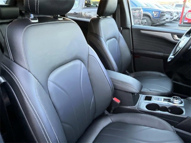 Certified 2025 Ford Escape Platinum w/ Premium Technology Package image 24