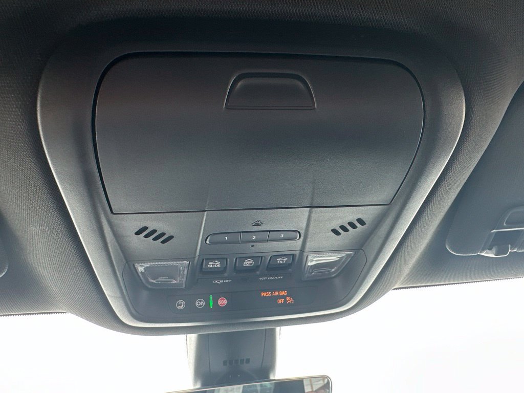 Used 2022 Buick Enclave Avenir w/ Avenir Technology Package AWD/4WD image 44