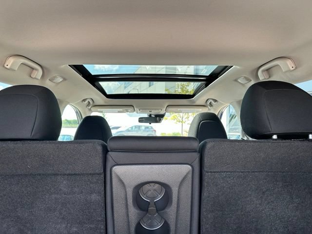 Used 2020 Nissan Rogue SV w/ Sun & Sound Touring Package AWD/4WD image 12