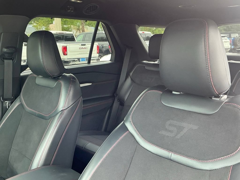 Certified 2025 Ford Explorer ST RWD image 36