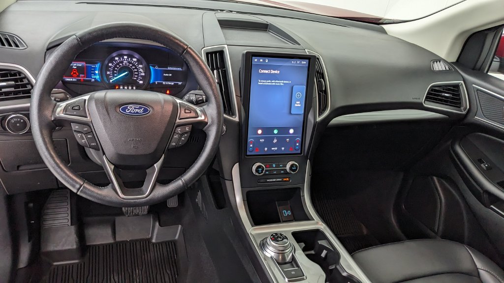 Certified 2024 Ford Edge SEL w/ Convenience Package AWD/4WD image 3
