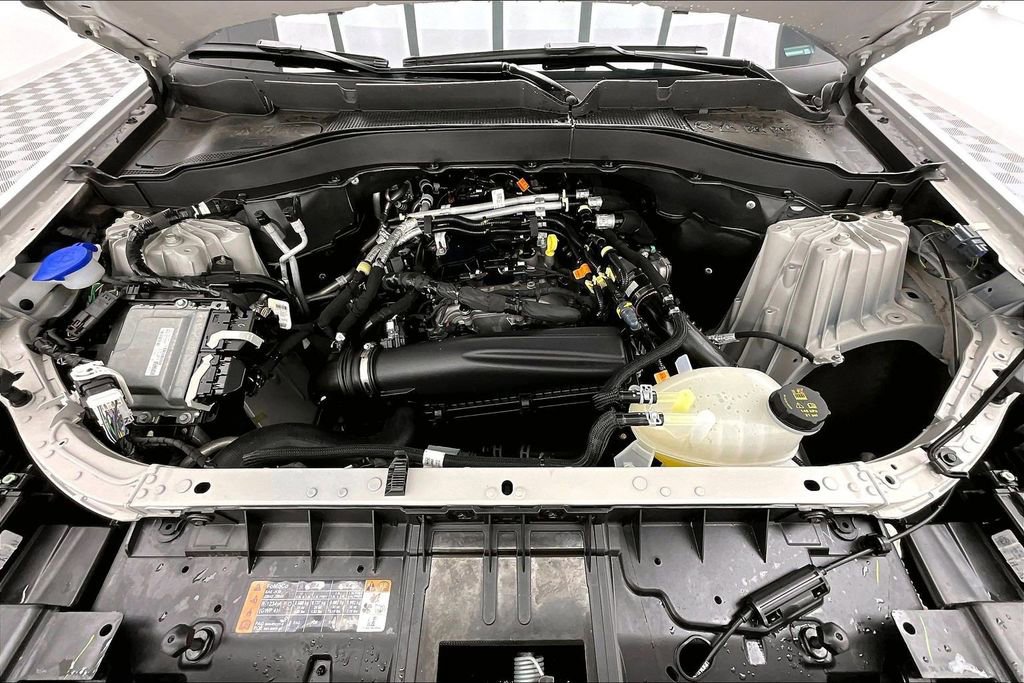 Certified 2025 Ford Explorer Active image 10
